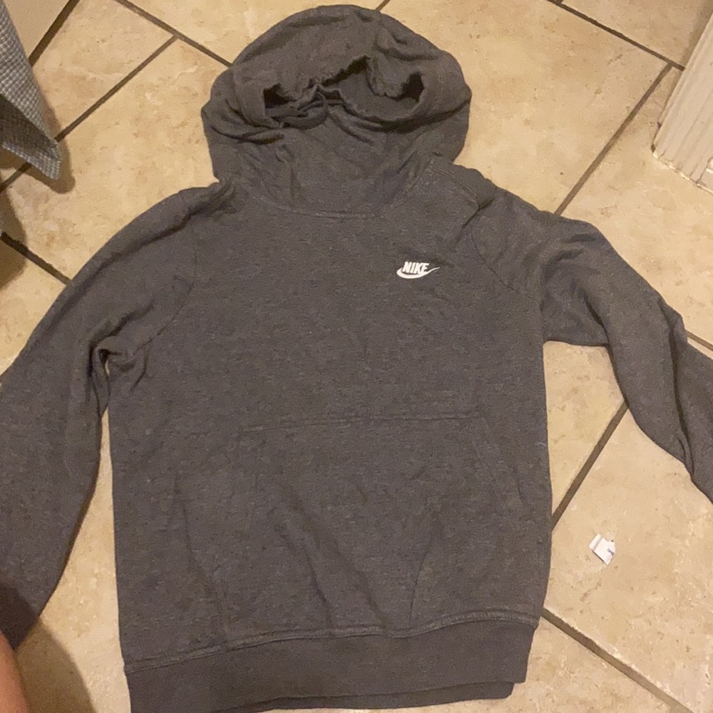 nike pullover sweatshirt